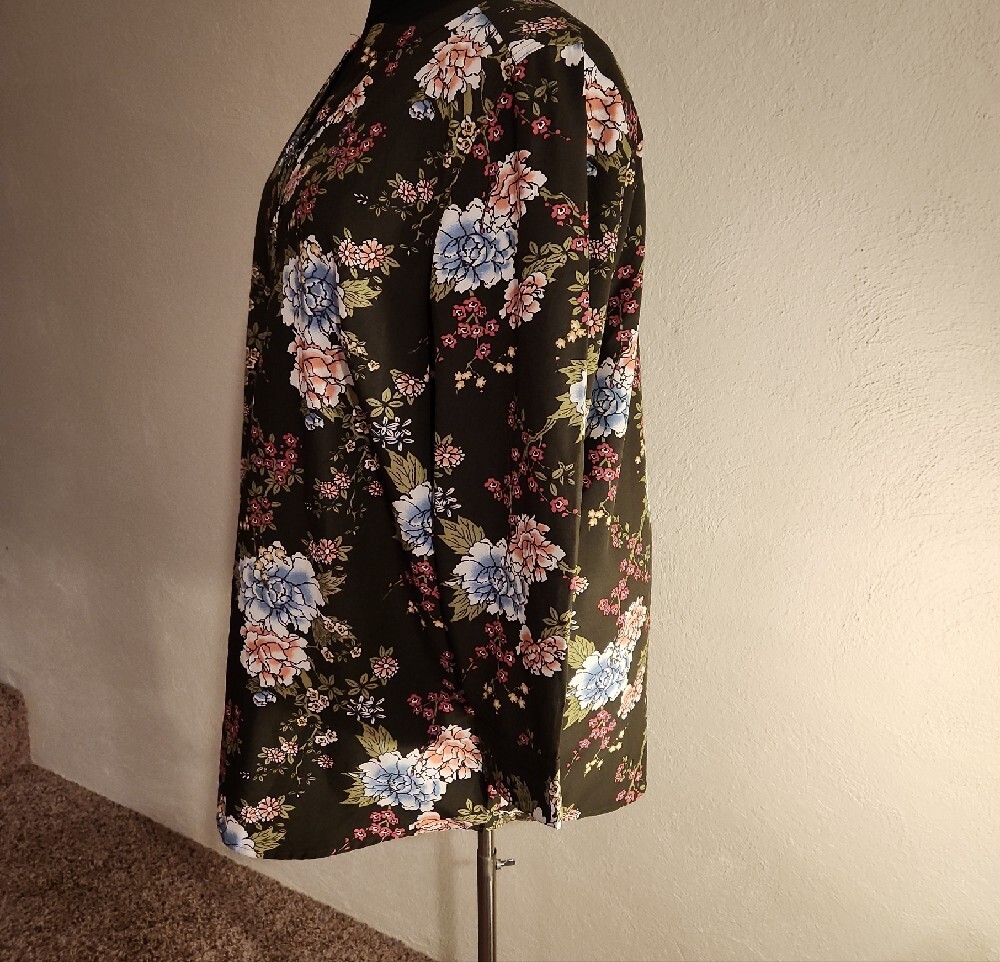 Denim & Co Green Floral Tunic Blouse 3X - Picture 2 of 7